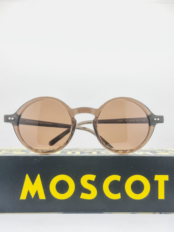 MOSCOT