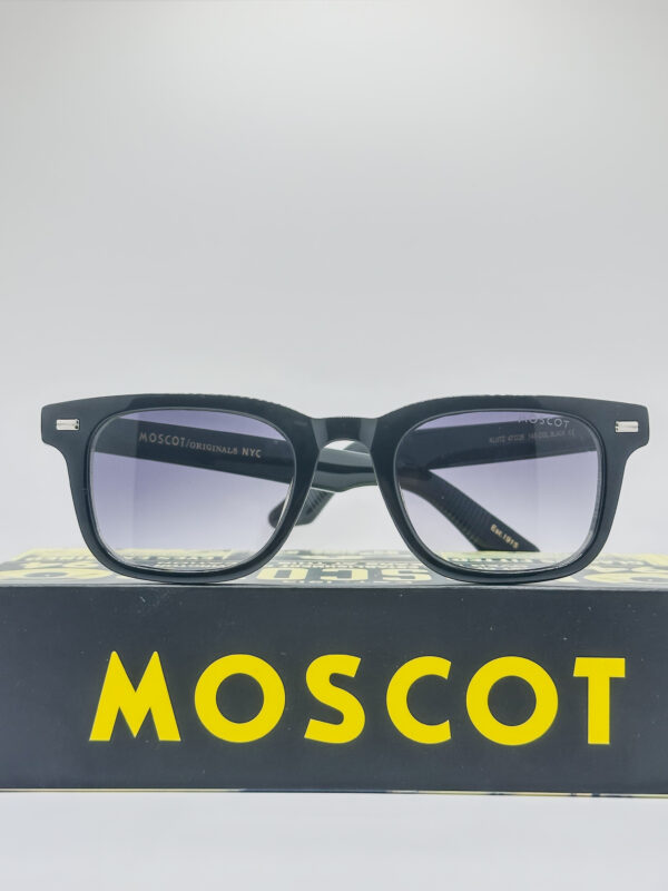 MOSCOT